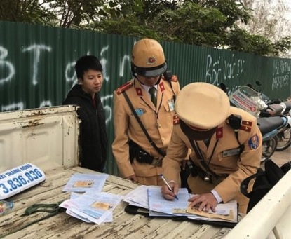 Từ hôm nay, bắt đầu xử lý phương tiện lấn làn xe buýt nhanh ảnh 1